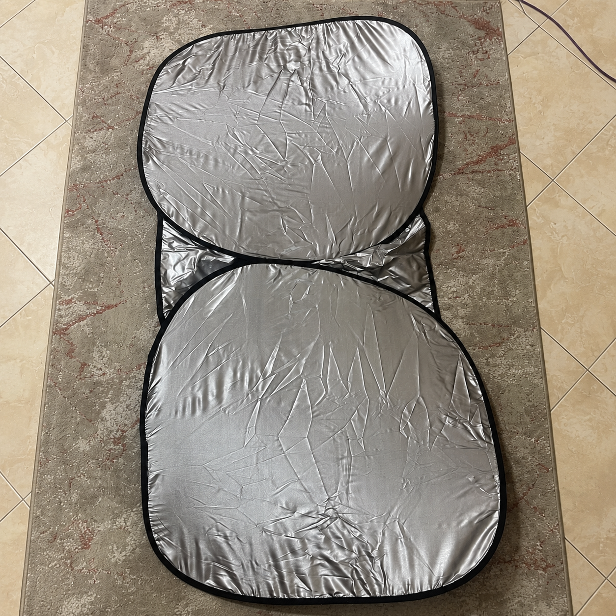 Foldable dual-panel front windshield sunshade – Vorcar Egypt (photo 3)